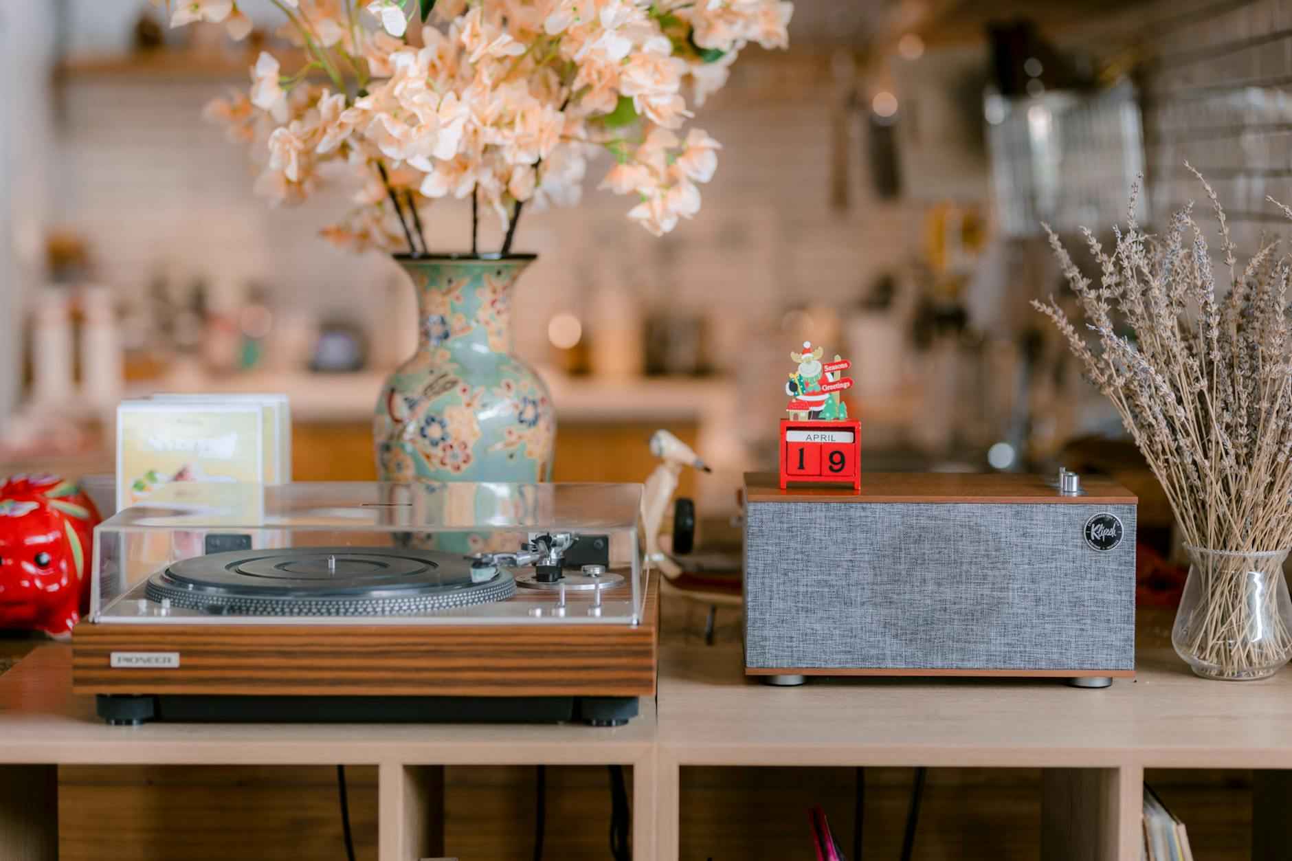 Main House Design Ideas Celebrities Are Secretly Copying 6 Vintage Inspiration: Timeless Elegance