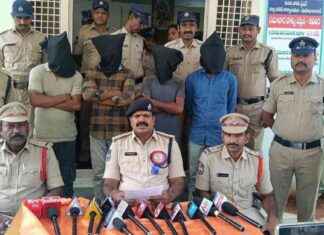 Major Focus: Seizure of 106 kg Ganja in Kuravi
New Title: Massive 106 kg Ganja Seizure in Kuravi, Four Arrested major-focus-seizure-of-106-kg-ganja-in-kuravinew-title-massive-106-kg-ganja-seizure-in-kuravi-four-arrested