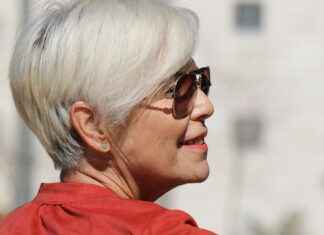 Medium Haircut Styles for Women: The Most Flattering Mid-Length Cuts Medium Haircut Styles for Women: The Most Flattering Mid-Length Cuts