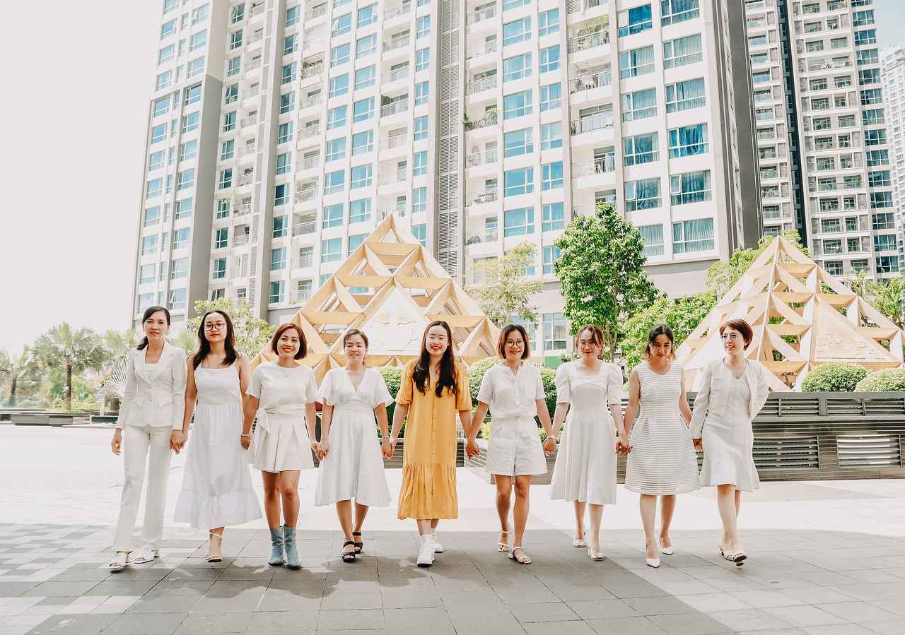 Medium Haircut Styles for Women: The Most Flattering Mid-Length Cuts 1 What Are the Best Medium Haircut Styles for Women?