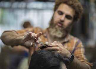 Medium Length Style Haircuts: Chic and Trendy Shoulder-Length Haircuts Medium Length Style Haircuts: Chic and Trendy Shoulder-Length Haircuts