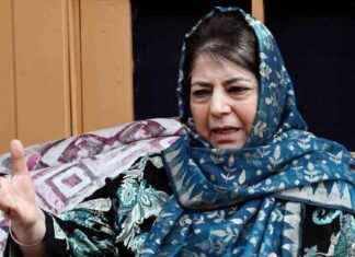 Mehbooba Praises Stalin, Mamata, Siddaramaiah on Waqf Act mehbooba-praises-stalin-mamata-siddaramaiah-on-waqf-act