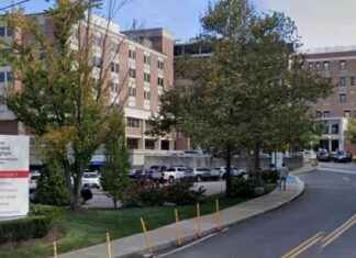 Nurses with Brain Tumors in Massachusetts Hospital nurses-with-brain-tumors-in-massachusetts-hospital