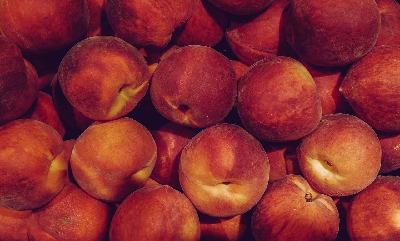 Peach Schnapps Cocktails: 5 Easy Drinks You’ll Love 1 What Is Peach Schnapps?