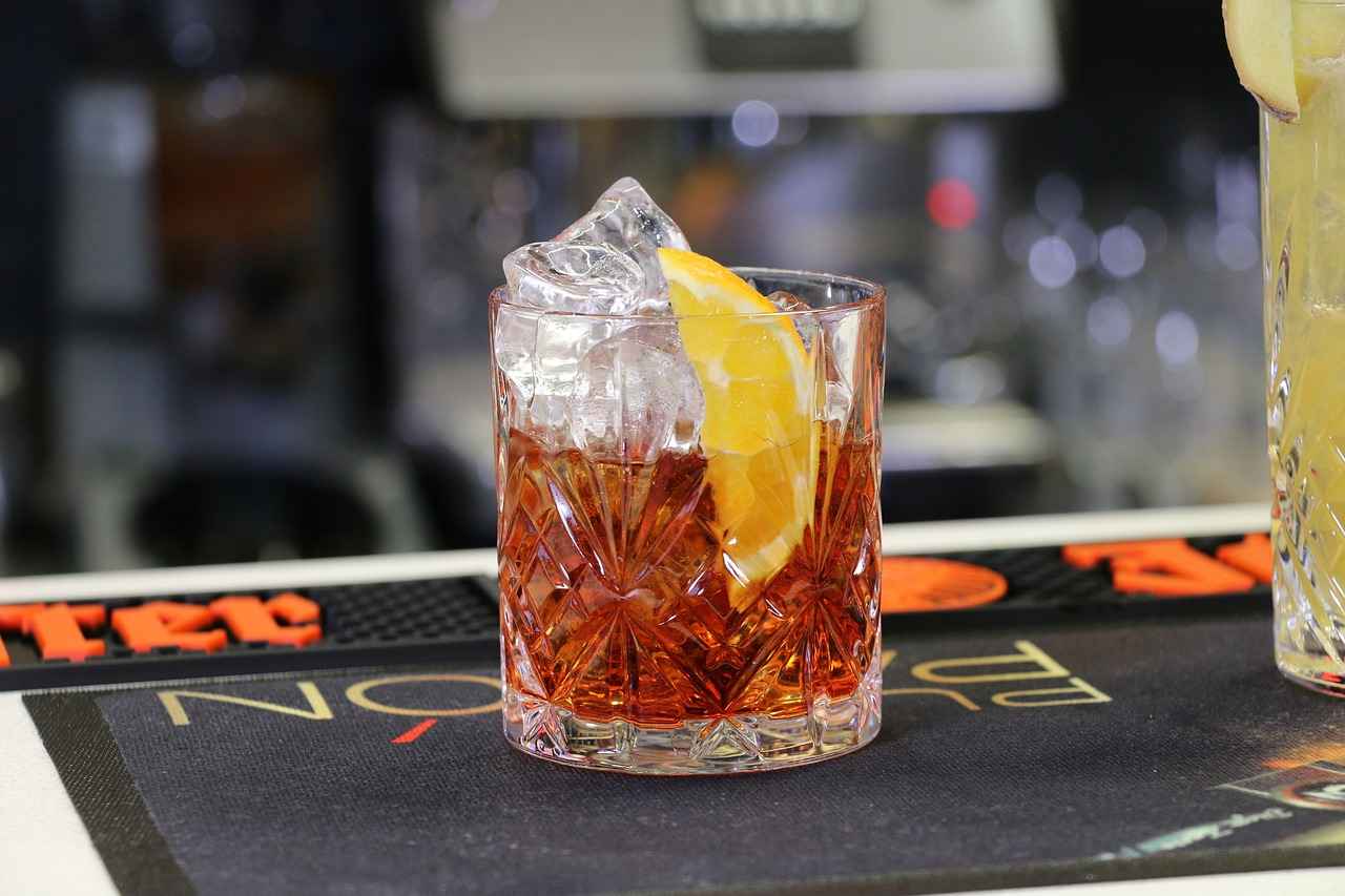 Peach Schnapps Cocktails: 5 Easy Drinks You’ll Love 9 What Are the Best Occasions for Peach Schnapps Cocktails?