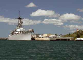 Pearl Chanel Necklace: Why It’s a Must-Have for Fashion Lovers Pearl Chanel Necklace: Why It’s a Must-Have for Fashion Lovers