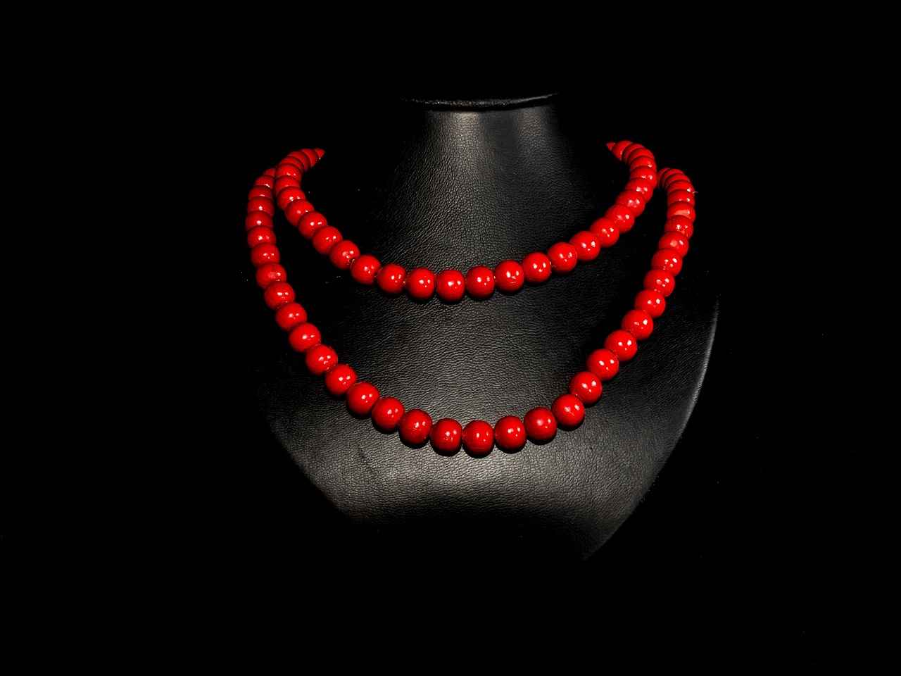 What Makes Pearl Heart Necklaces Special?