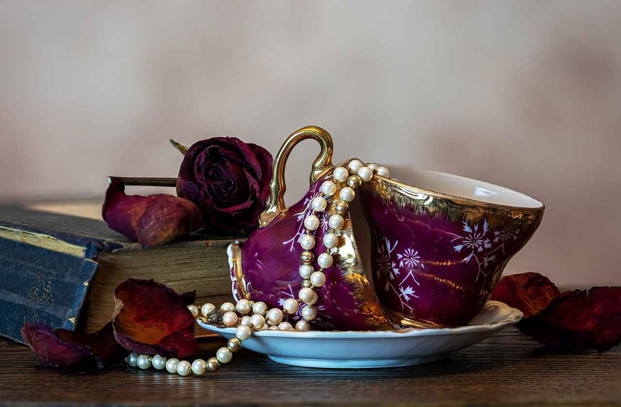 Where to Buy Pearl Heart Necklaces