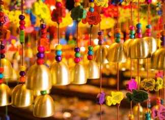 Pendants vs. Lockets: Hangi Biri Kişiliğinize Uygun? Pendants vs. Lockets: Hangi Biri Kişiliğinize Uygun?