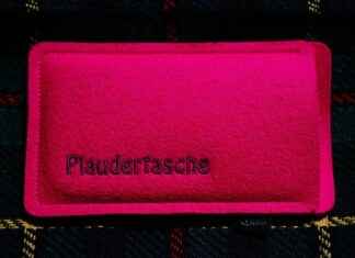 Phone Case Card Holders: How They Simplify Daily Carrying Phone Case Card Holders: How They Simplify Daily Carrying