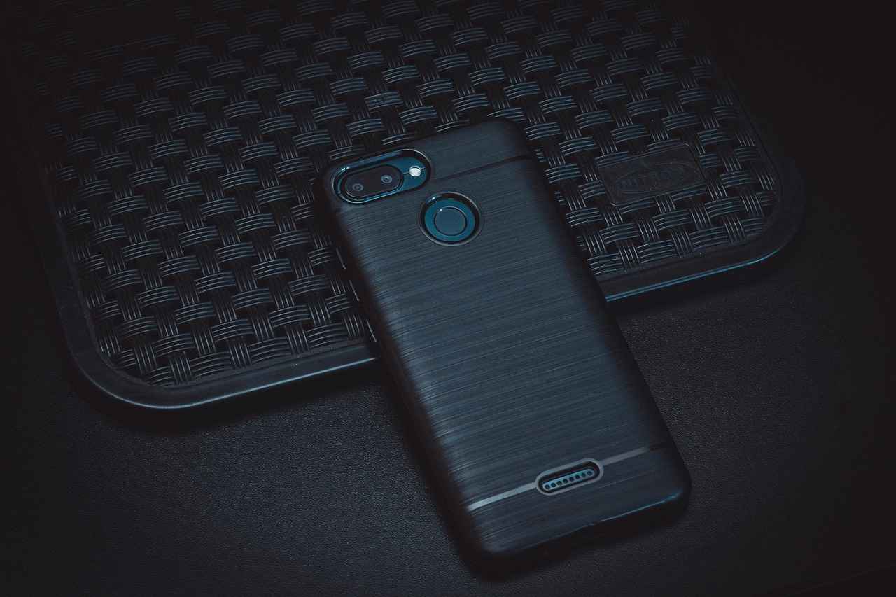 Phone Case Card Holders: How They Simplify Daily Carrying 4 Popular Brands of Phone Case Card Holders