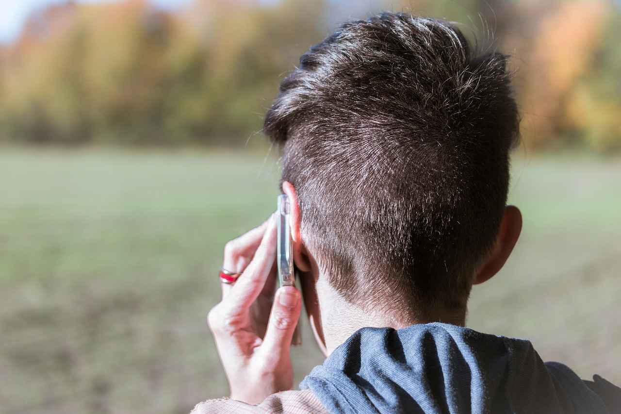 Phone Cases with Card Holders: How They Make Life Easier 2 Benefits of Using Phone Cases with Card Holders