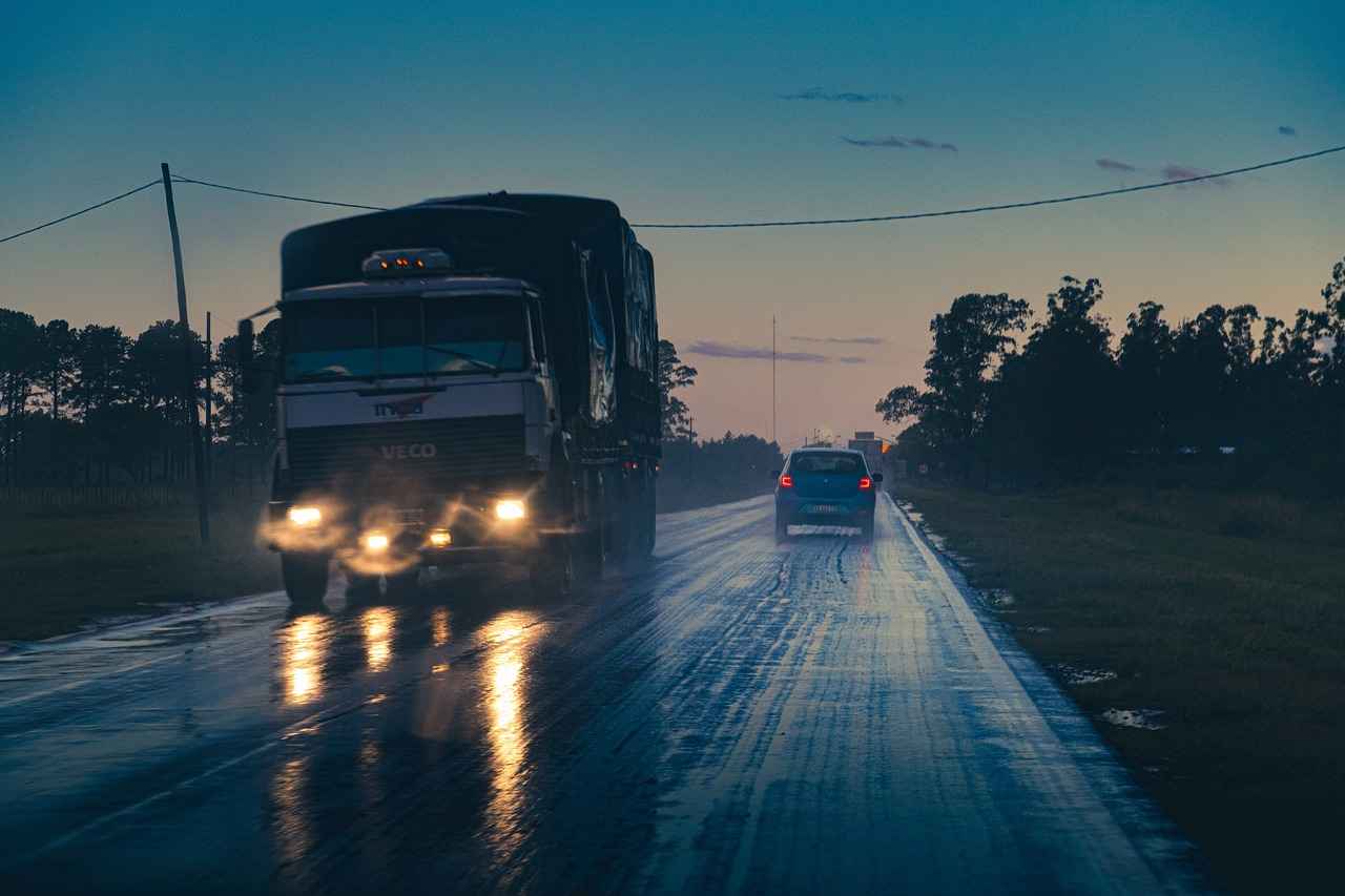 Phone Holders for Trucks: The Top Models to Choose From 1 Why You Need a Phone Holder in Your Truck