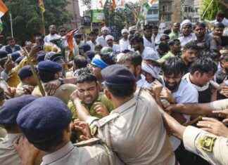 Police use force on Congress rally in Patna police-use-force-on-congress-rally-in-patna