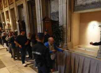Pope Francis Tomb Open to Public in Rome Basilica pope-francis-tomb-open-to-public-in-rome-basilica