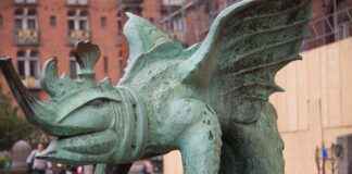 Rogue 5E Class Guide: How to Max Your Stealth & Damage Rogue 5E Class Guide: How to Max Your Stealth & Damage