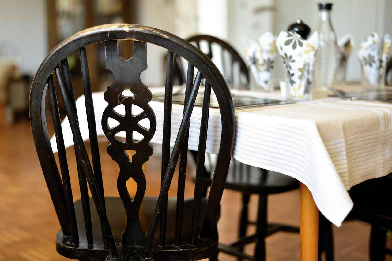 DIY Space-Saving Bed and Dressing Table Solutions