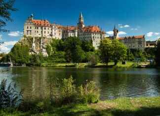 StreamEast AEW: Watch All Elite Wrestling Without a Subscription StreamEast AEW: Watch All Elite Wrestling Without a Subscription