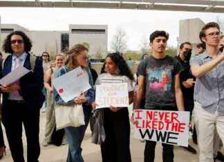 Students rally against Education Department closure in protest. students-rally-against-education-department-closure-in-protest