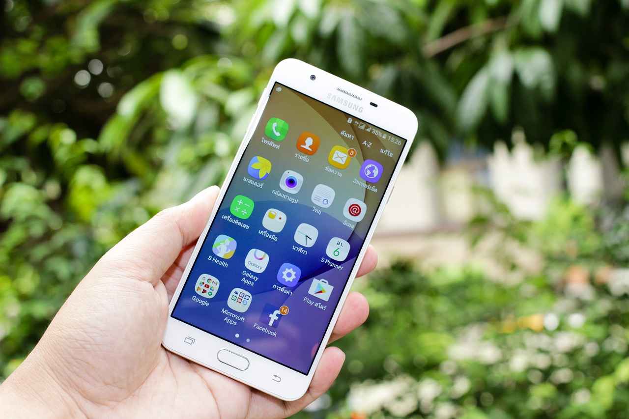 Suction Phone Holders: The Easy Way to Secure Your Device 4 How to Install a Suction Phone Holder