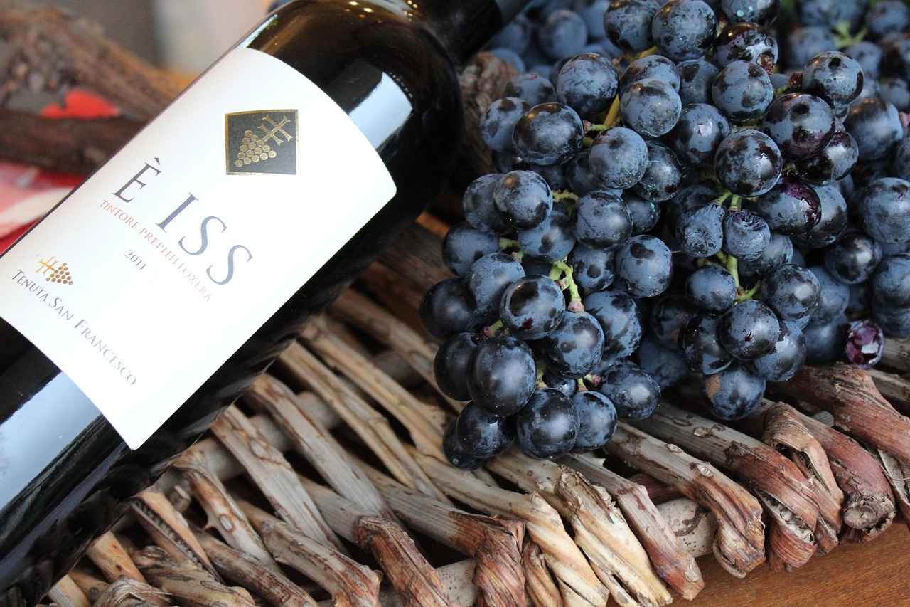 What Are the Health Benefits of Sweet Red Wine?