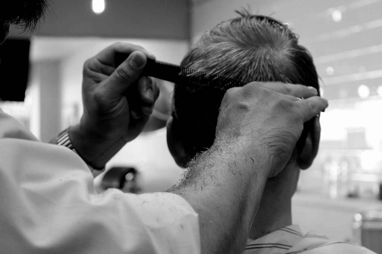 Teenage Style Haircuts: The Coolest Hair Trends for Teens 2 How to Choose the Right Haircut for Your Face Shape?