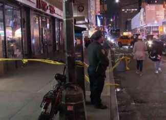 Teenager in Critical Condition After Hell’s Kitchen Stabbing teenager-in-critical-condition-after-hells-kitchen-stabbing
