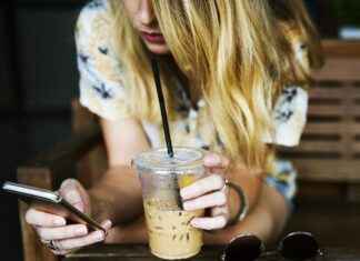 The Best Automatic Phone Holders for Convenience and Safety The Best Automatic Phone Holders for Convenience and Safety