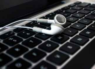 The Best Earrings to Wear for Formal Events The Best Earrings to Wear for Formal Events