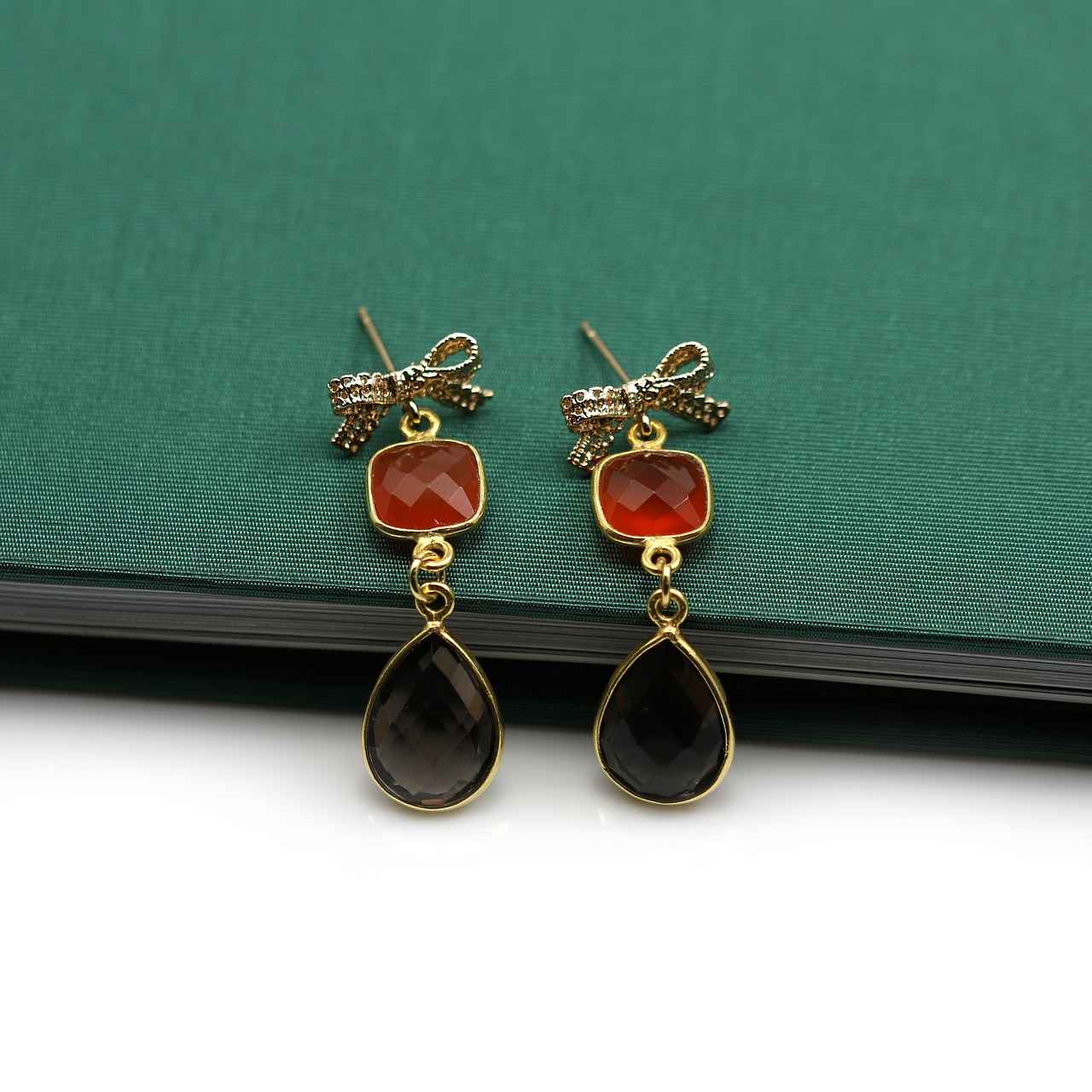 Locket Kolyenin Sembolik Anlamları