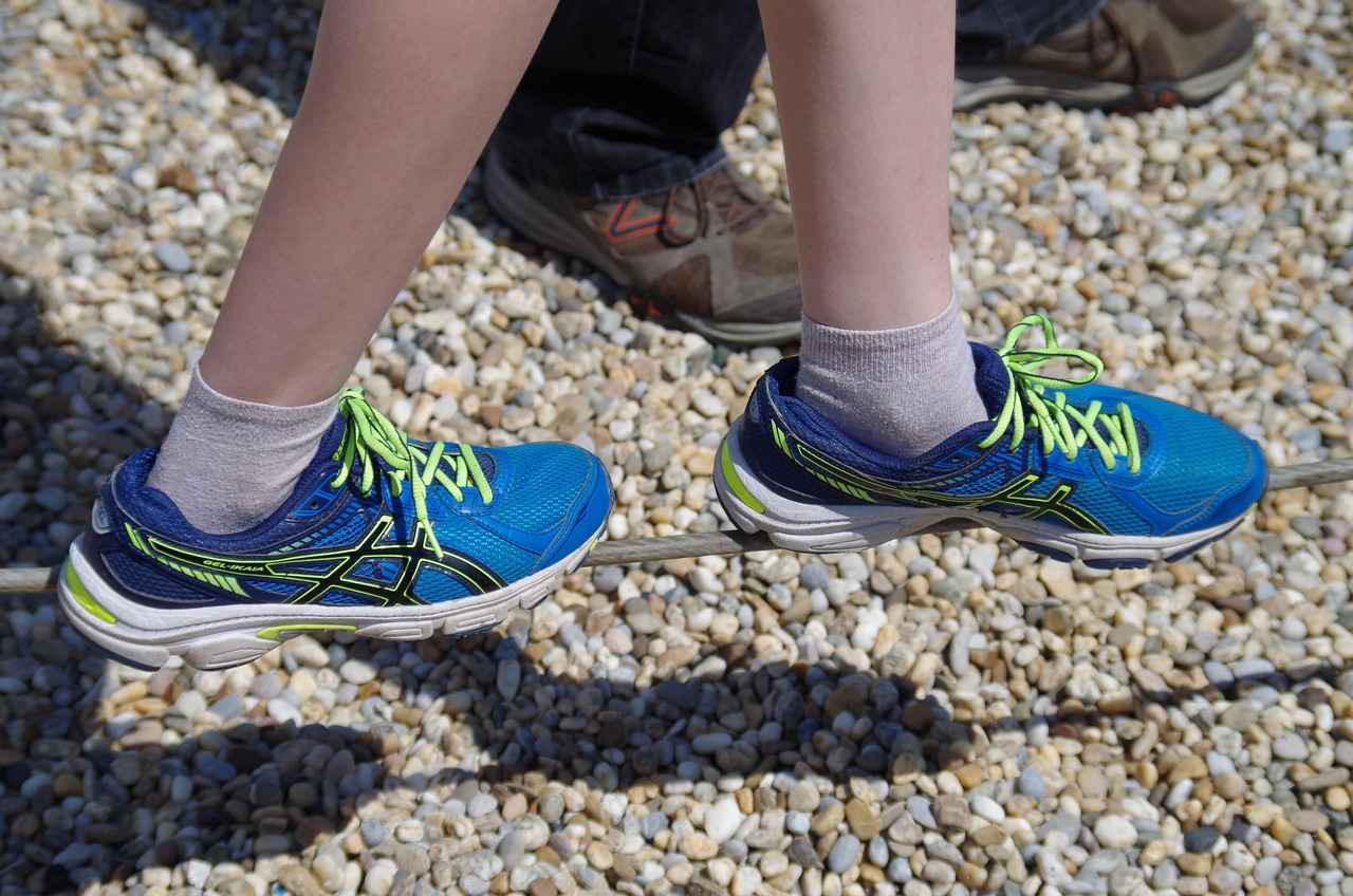 The Khaki New Balance Aesthetic That's Taking Over 3 How to Style Khaki New Balance Sneakers