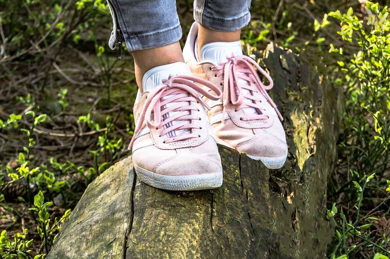 The Popularity of New Balance Black Leather Sneakers 2 Key Features of New Balance Black Leather Sneakers