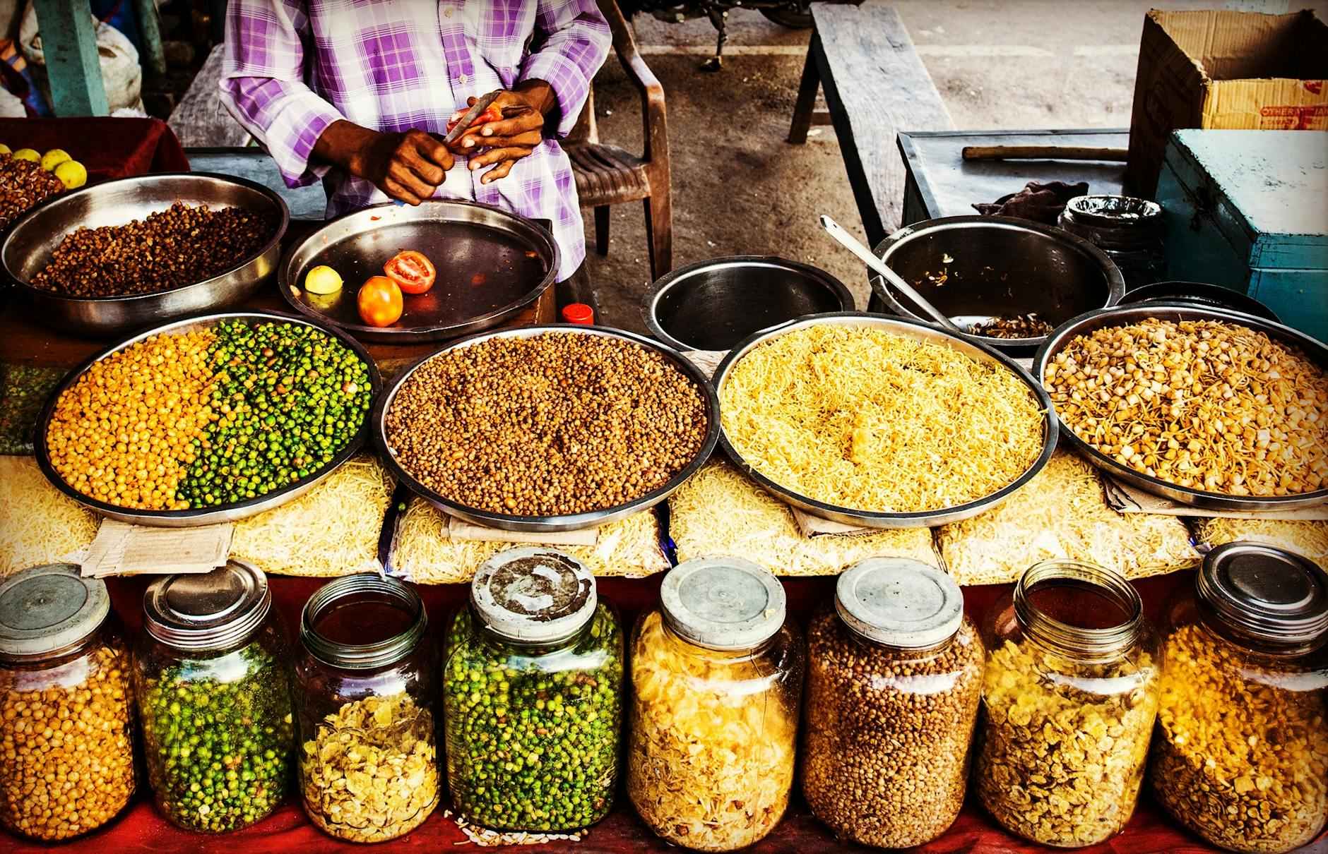 The Role of Social Media in Promoting Indian Fusion Cuisine