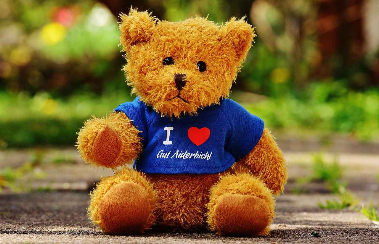 The Ultimate Guide to Custom T-Shirt Printing 4 Design Tips for Custom T-Shirts