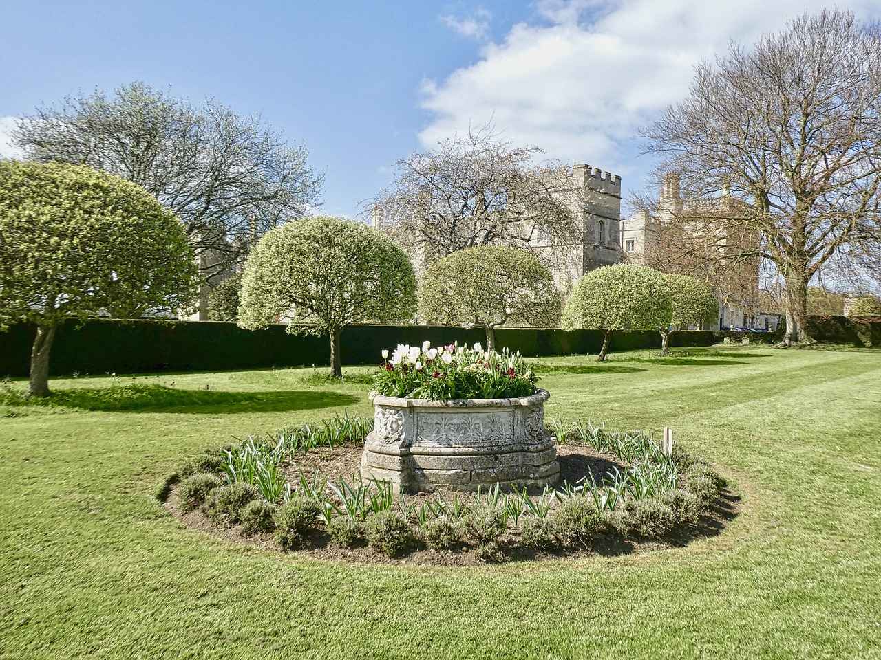 Top 10 Features Every Smartwatch Should Have in 2024 2 2. Long Battery Life