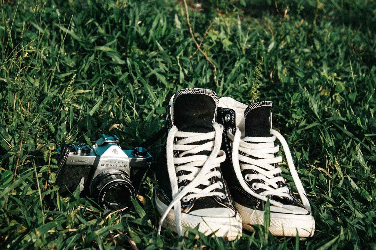 Tracking Trends: New Balance Sneakers on Social Media 1 The Rise of New Balance Sneakers