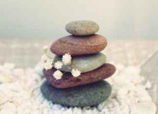 Travel to the 90s with New Balance 997 Sneakers Travel to the 90s with New Balance 997 Sneakers