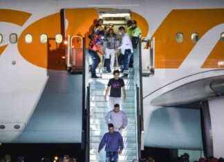 Trump Administration Encouraging Self-Deportation Amid Low Deportation Rates trump-administration-encouraging-self-deportation-amid-low-deportation-rates