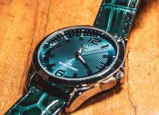 Vehicle Cell Phone Holders: How to Pick the Best One for Your Car Vehicle Cell Phone Holders: How to Pick the Best One for Your Car