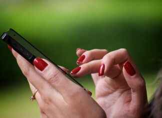 Vent Mount Phone Holders: Keep Your Phone Safe and Secure Vent Mount Phone Holders: Keep Your Phone Safe and Secure