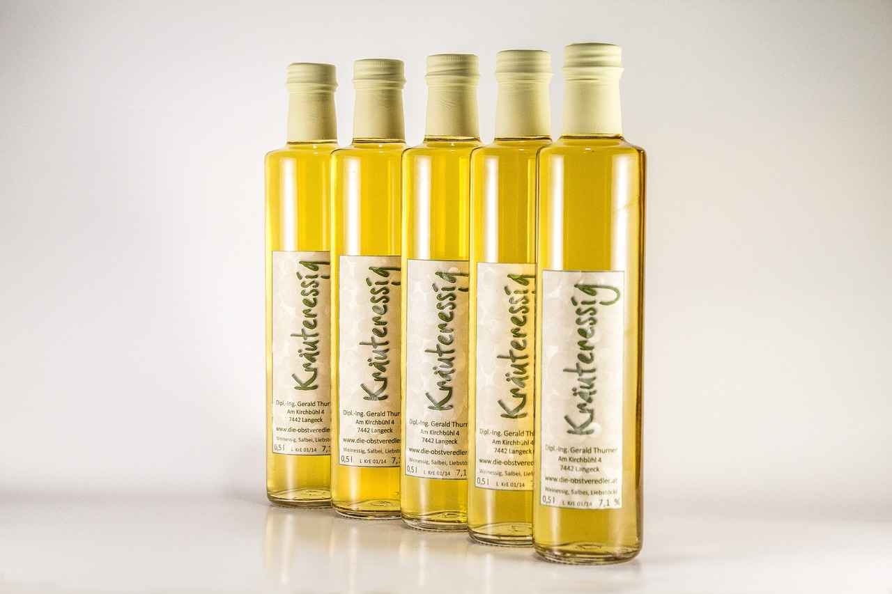 Vinegar & Jewelry: Is It Safe for Cleaning? 3 Is Vinegar Safe for Precious Metals?