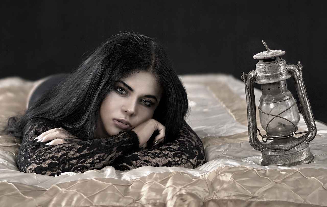 Materials Used in Antique Bed Designs