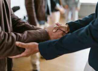 What Is FintechZoom.io and Why Investors Are Rushing In? What Is FintechZoom.io and Why Investors Are Rushing In?