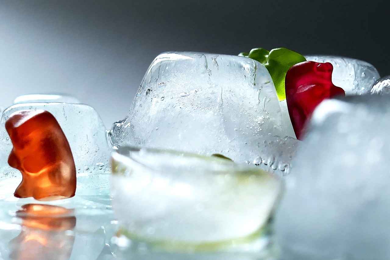 What Water Freezes Faster: Hot or Cold? 2 Scientific Principles Behind Freezing