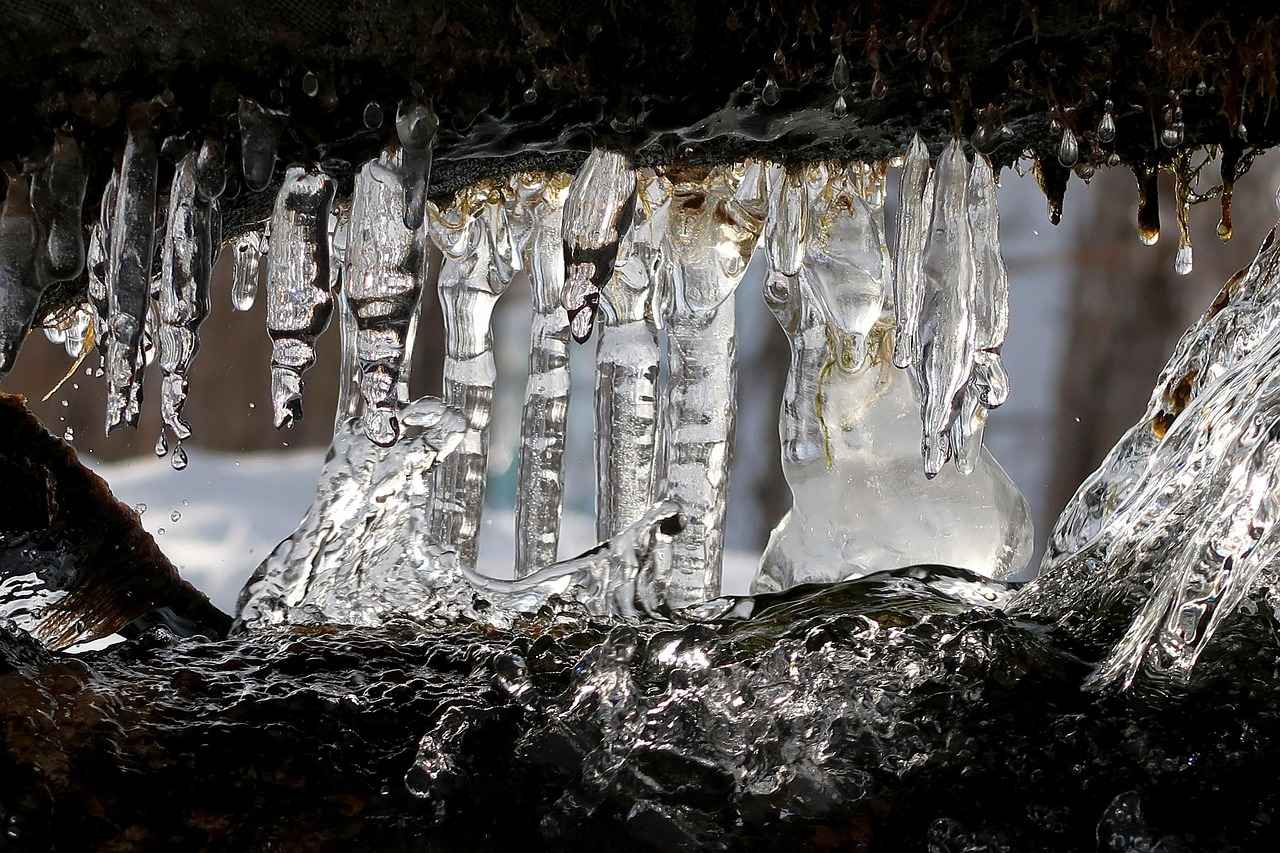 Why Does Cold Water Freeze Faster Than Hot? 4 Practical Implications of the Mpemba Effect