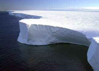 Why Does Hot Water Freeze Faster Than Cold? Why Does Hot Water Freeze Faster Than Cold?