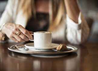 Why Does Hot Water Freeze Faster Than Cold? Explained Why Does Hot Water Freeze Faster Than Cold? Explained