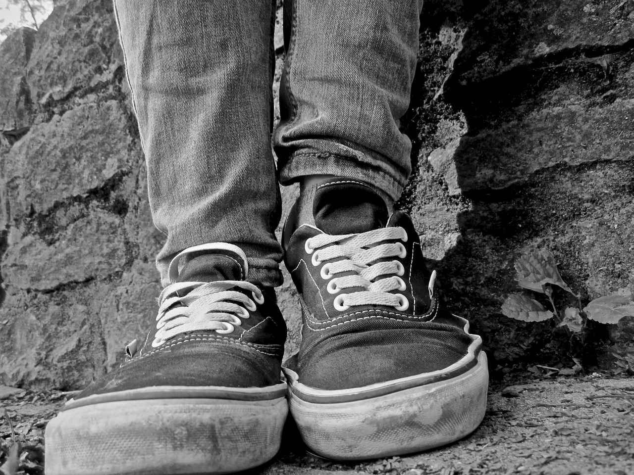 Why Everyone is Talking About New Balance 9060: A Sneaker Phenomenon 1 What Makes the New Balance 9060 Stand Out?