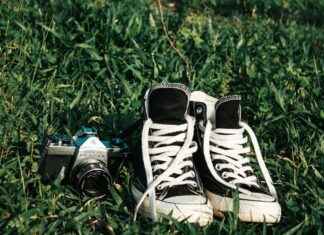 Why New Balance 550 Women Are So Coveted This Season Why New Balance 550 Women Are So Coveted This Season