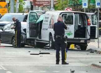 Driver fleeing police hits University of Delaware students, killing one driver-fleeing-police-hits-university-of-delaware-students-killing-one